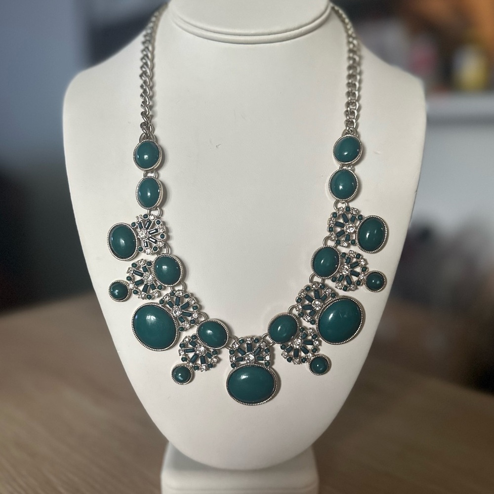 Banana Republic Emerald Cabochon and Crystal Statement Fashion Necklace